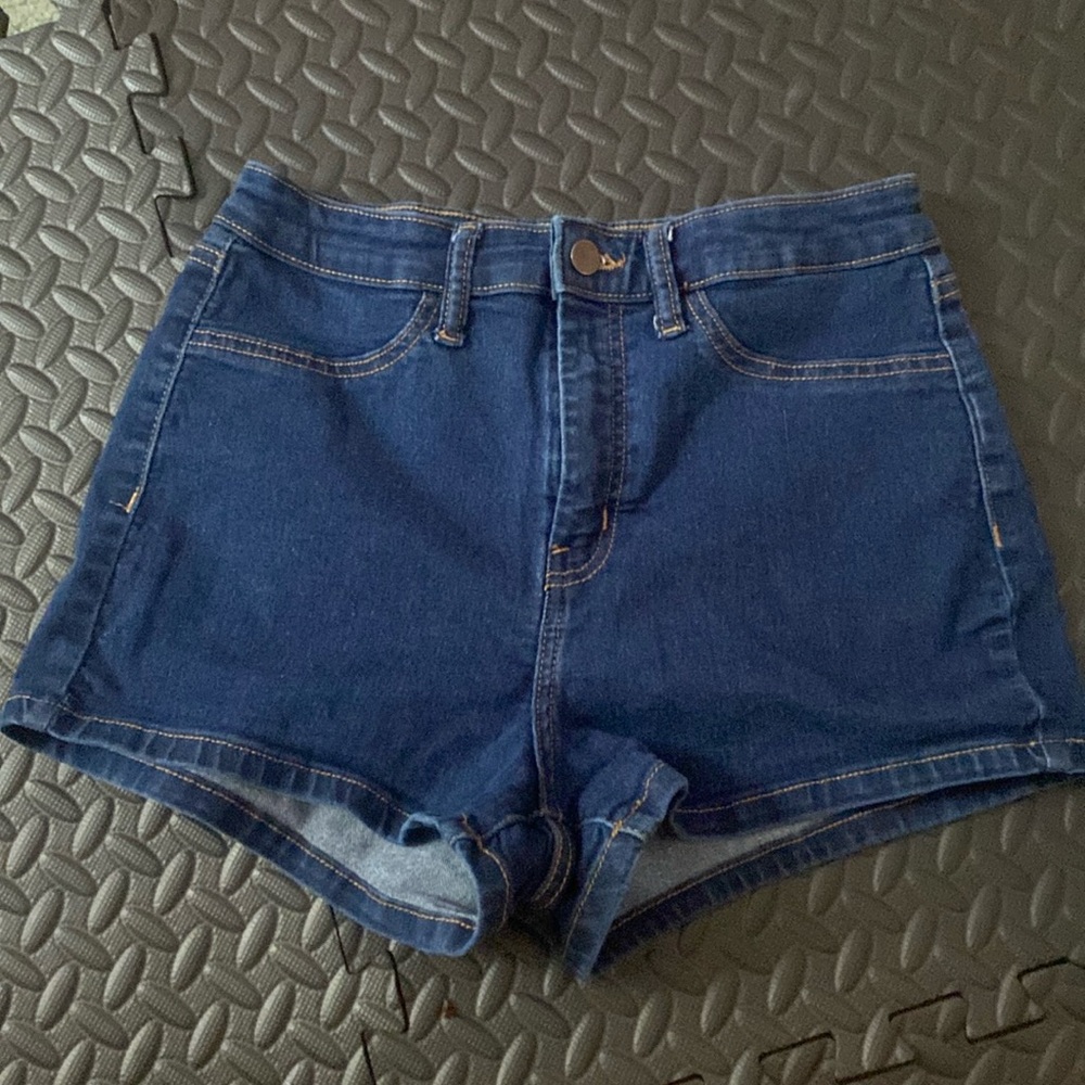 Wild Fable 10R shorts fit more like 6